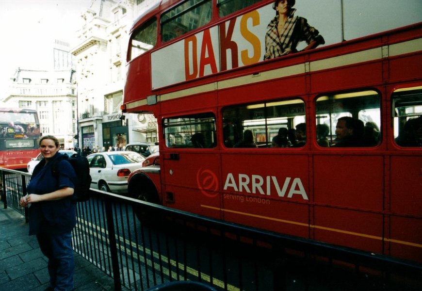 2001.09.15 01.35 london emy met buss oxfordstreet